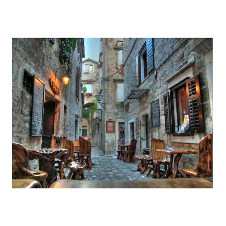 Apartment Capo Family & Capo Studio -Old Town-Parking Trogir