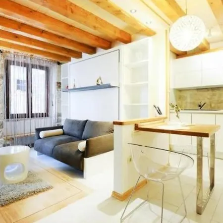 Apartment Capo Family & Capo Studio -Old Town-Parking Apartment