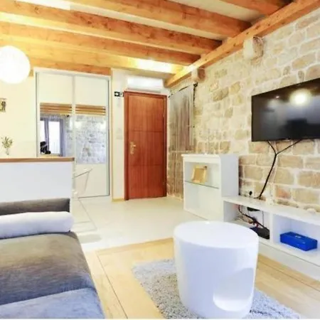 Apartment Capo Family & Capo Studio -Old Town-Parking Apartment *