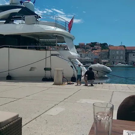 Apartment Capo Family & Capo Studio -Old Town-Parking Trogir