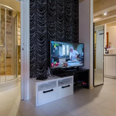 Capo Family & Capo -old Town-parking *